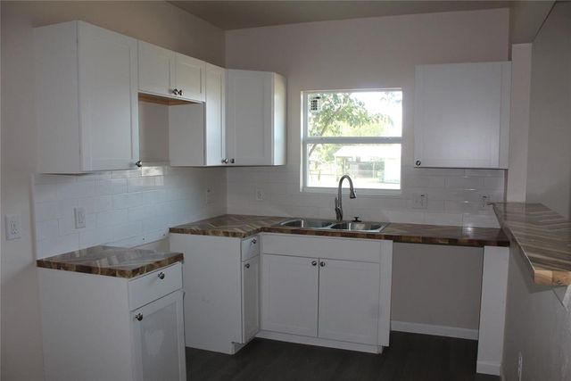 1206 Mitacek Avenue, Prague, OK 74864