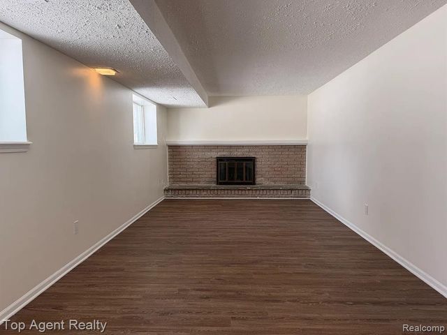 40903 Flagstaff Drive, Sterling Heights, MI 48313