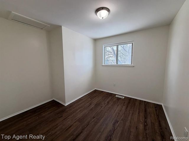 40903 Flagstaff Drive, Sterling Heights, MI 48313