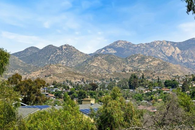 9371 Riverview Ave., Lakeside, CA 92040