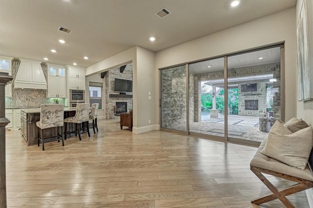 6 Canopy Green Drive, Tomball, TX 77375
