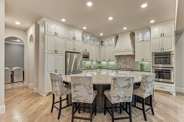 6 Canopy Green Drive, Tomball, TX 77375