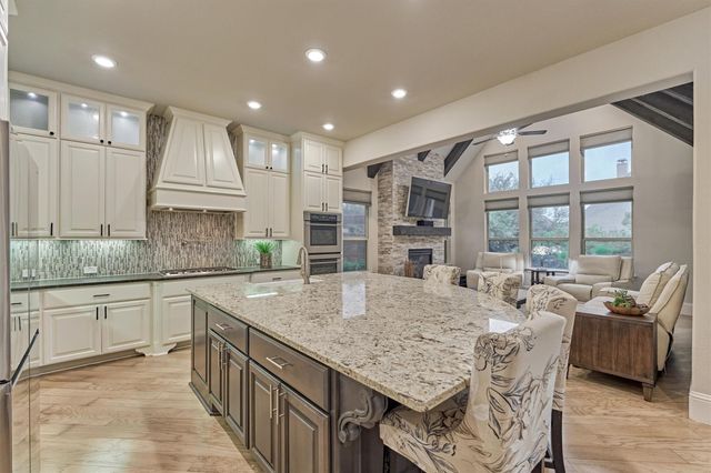 6 Canopy Green Drive, Tomball, TX 77375