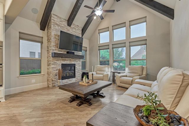 6 Canopy Green Drive, Tomball, TX 77375