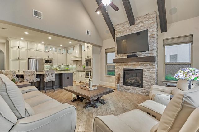 6 Canopy Green Drive, Tomball, TX 77375