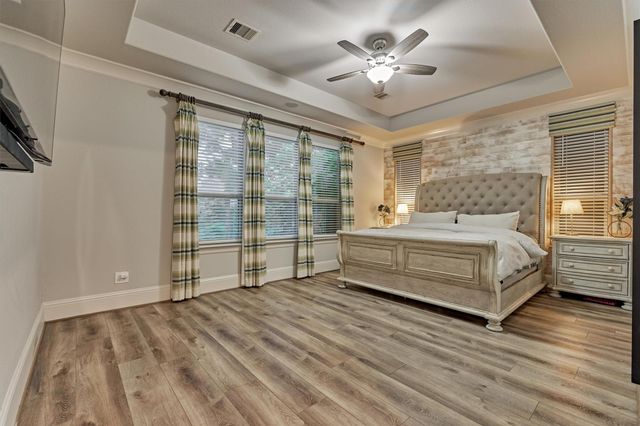 6 Canopy Green Drive, Tomball, TX 77375