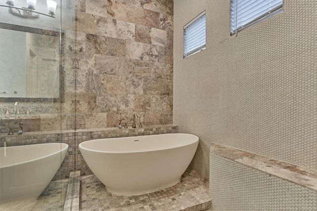 6 Canopy Green Drive, Tomball, TX 77375