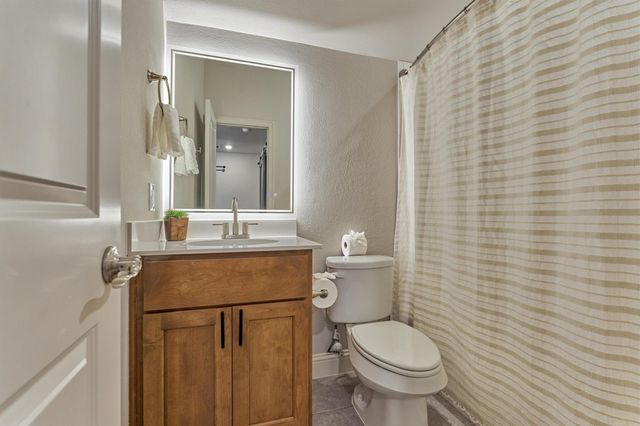 6 Canopy Green Drive, Tomball, TX 77375
