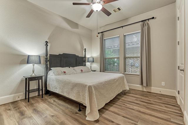 6 Canopy Green Drive, Tomball, TX 77375