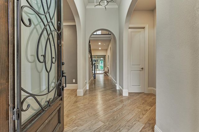 6 Canopy Green Drive, Tomball, TX 77375