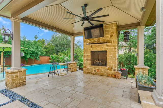 6 Canopy Green Drive, Tomball, TX 77375