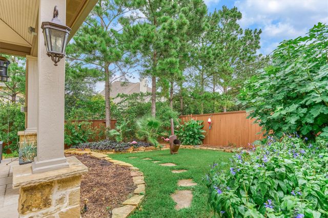 6 Canopy Green Drive, Tomball, TX 77375