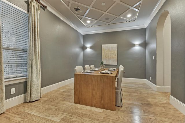 6 Canopy Green Drive, Tomball, TX 77375