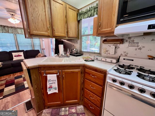 86 Campfire Drive, Cleveland, GA 30528