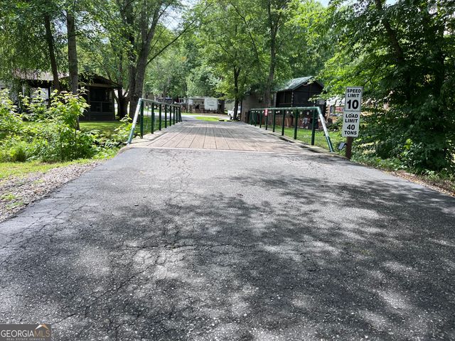 86 Campfire Drive, Cleveland, GA 30528