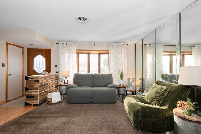 10317 Lacrosse Avenue, Oak Lawn, IL 60453