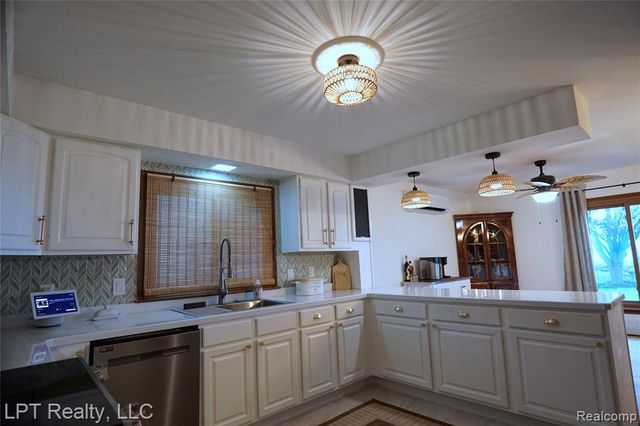 6210 Sterling Drive, Newport, MI 48166