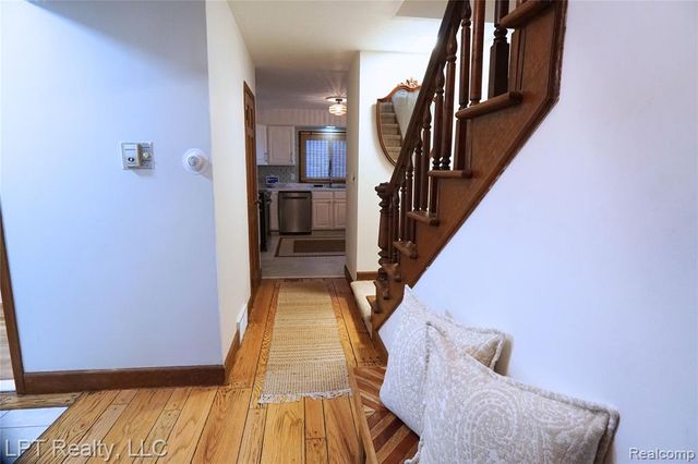 6210 Sterling Drive, Newport, MI 48166