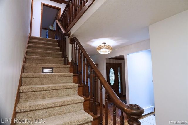 6210 Sterling Drive, Newport, MI 48166