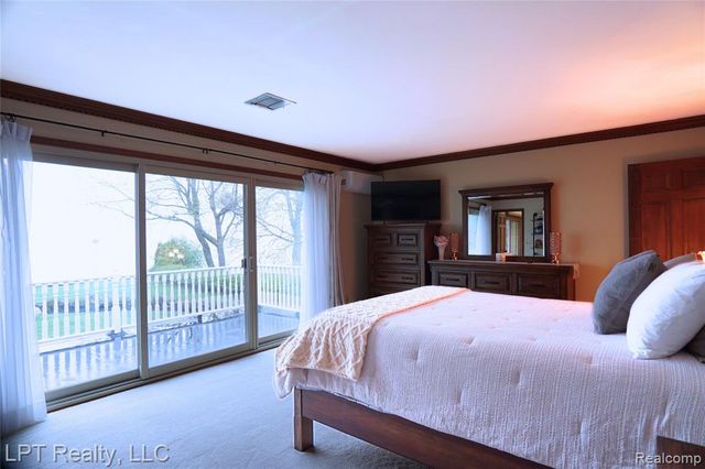 6210 Sterling Drive, Newport, MI 48166