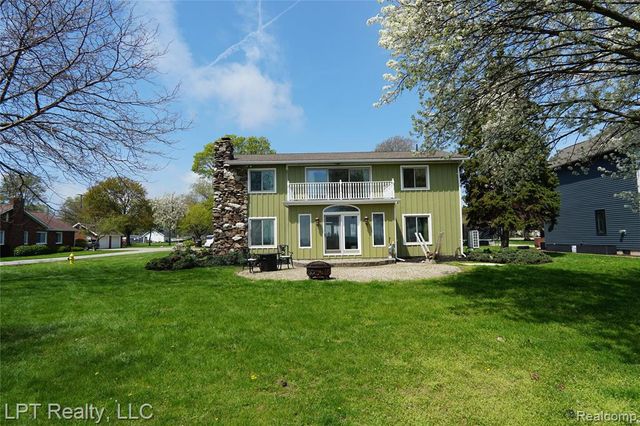 6210 Sterling Drive, Newport, MI 48166