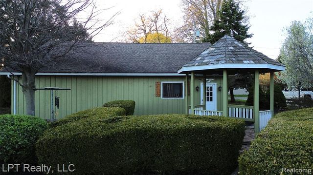 6210 Sterling Drive, Newport, MI 48166