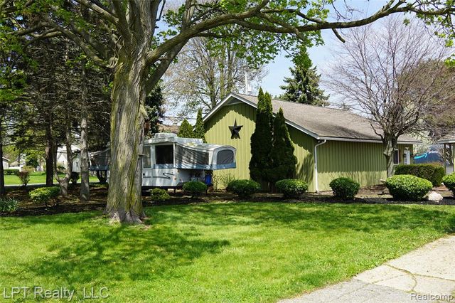 6210 Sterling Drive, Newport, MI 48166