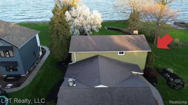 6210 Sterling Drive, Newport, MI 48166