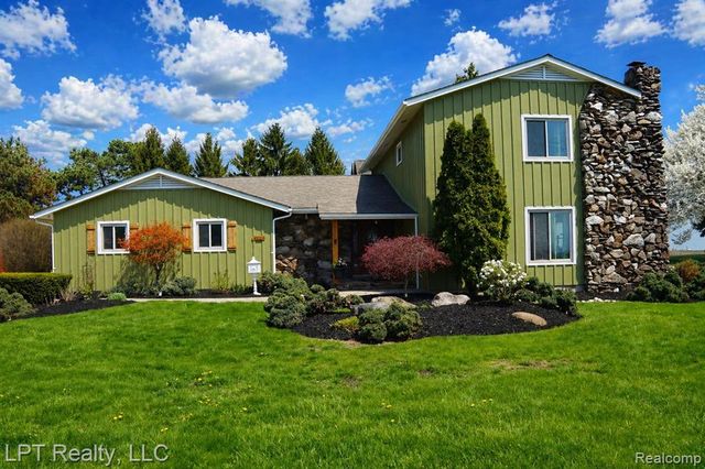 6210 Sterling Drive, Newport, MI 48166