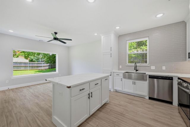 931 W Collins Street, Denison, TX 75020