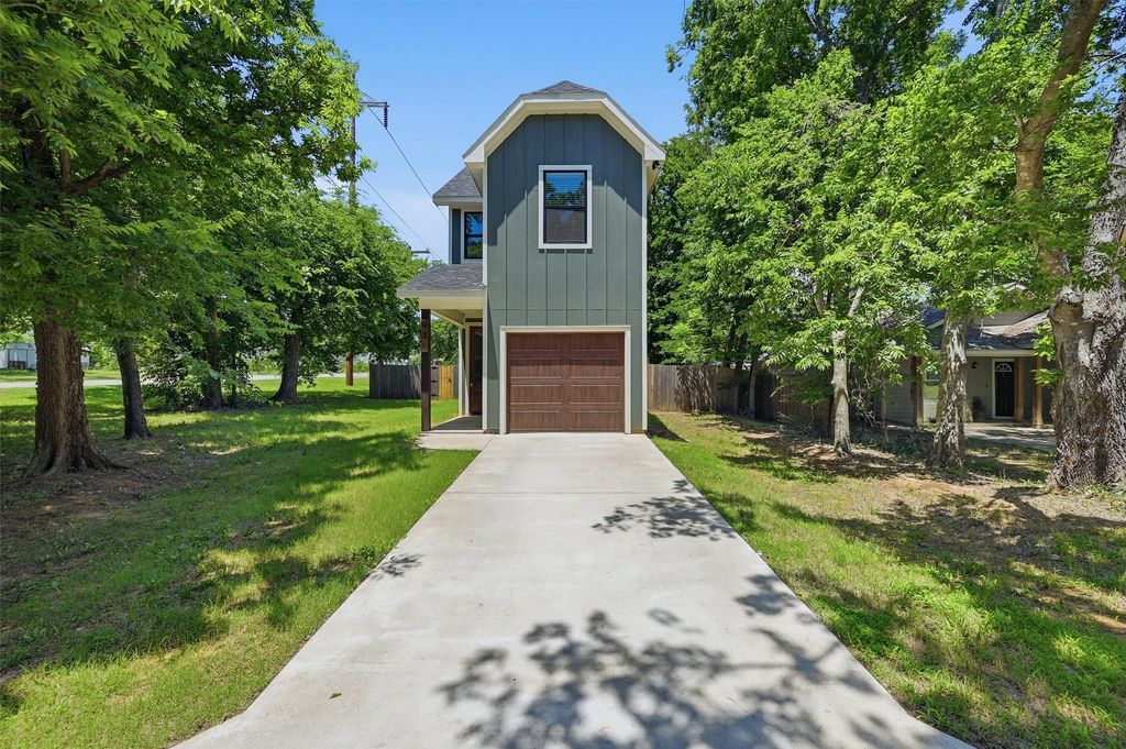 931 W Collins Street, Denison, TX 75020