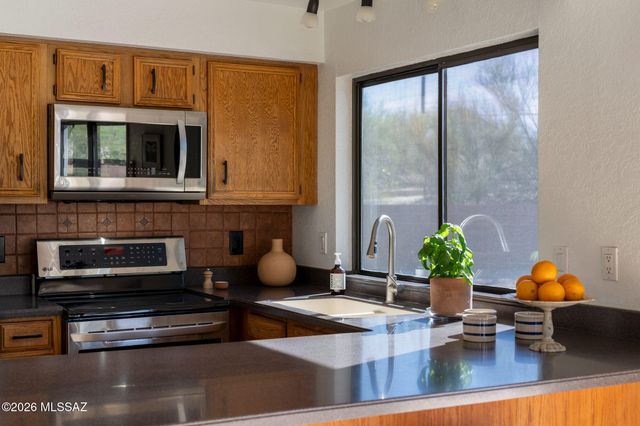 5181 N Stonehouse Place, Tucson, AZ 85750