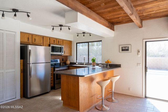 5181 N Stonehouse Place, Tucson, AZ 85750