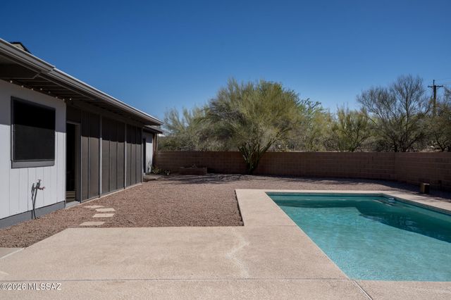 5181 N Stonehouse Place, Tucson, AZ 85750