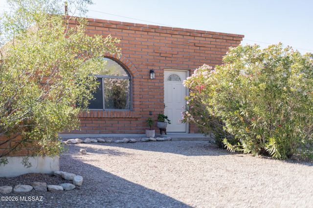 5181 N Stonehouse Place, Tucson, AZ 85750