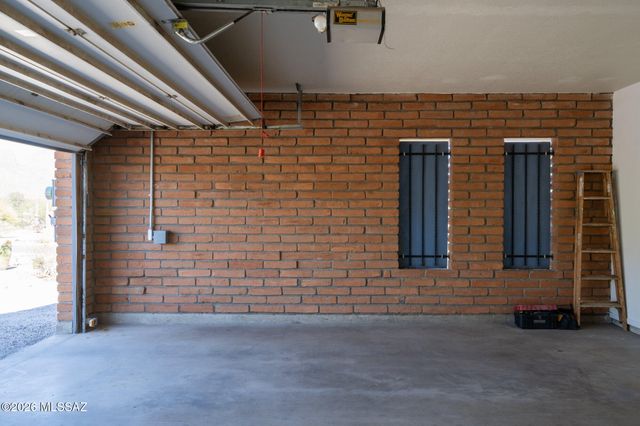 5181 N Stonehouse Place, Tucson, AZ 85750