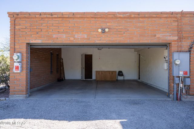 5181 N Stonehouse Place, Tucson, AZ 85750