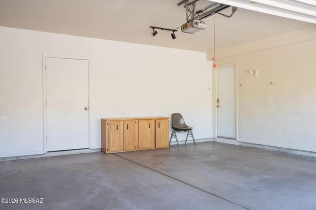 5181 N Stonehouse Place, Tucson, AZ 85750