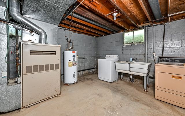 184 Mount Pleasant Rd, Marshall, PA 15086