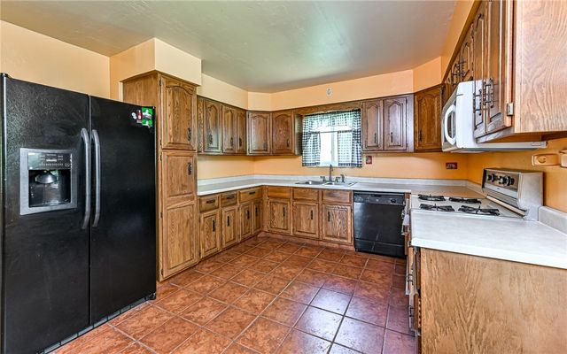 184 Mount Pleasant Rd, Marshall, PA 15086
