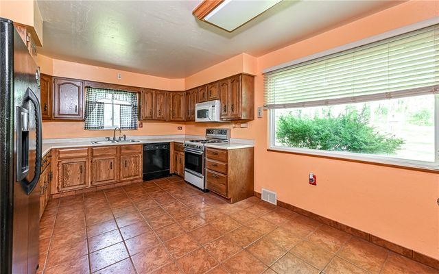 184 Mount Pleasant Rd, Marshall, PA 15086