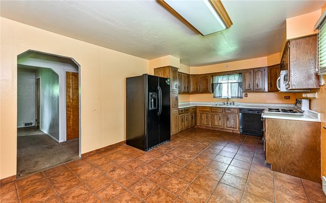 184 Mount Pleasant Rd, Marshall, PA 15086