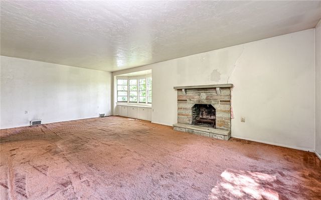 184 Mount Pleasant Rd, Marshall, PA 15086