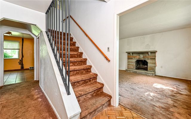 184 Mount Pleasant Rd, Marshall, PA 15086
