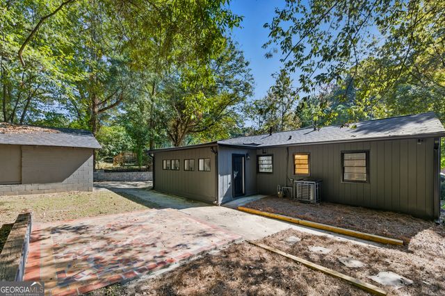 2541 Santa Barbara Drive NW, Atlanta, GA 30318