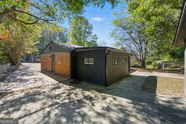 2541 Santa Barbara Drive NW, Atlanta, GA 30318