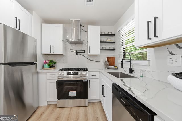 2541 Santa Barbara Drive NW, Atlanta, GA 30318