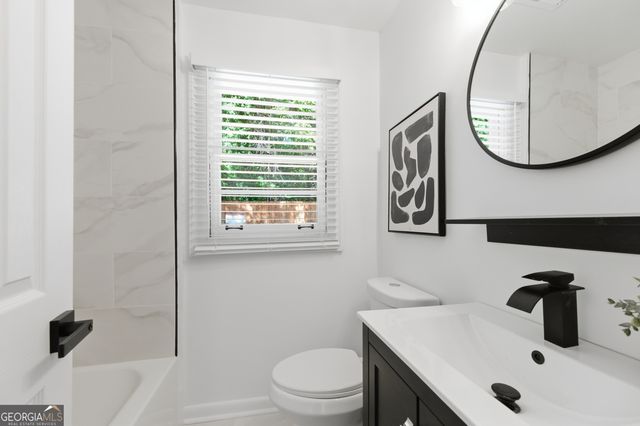 2541 Santa Barbara Drive NW, Atlanta, GA 30318