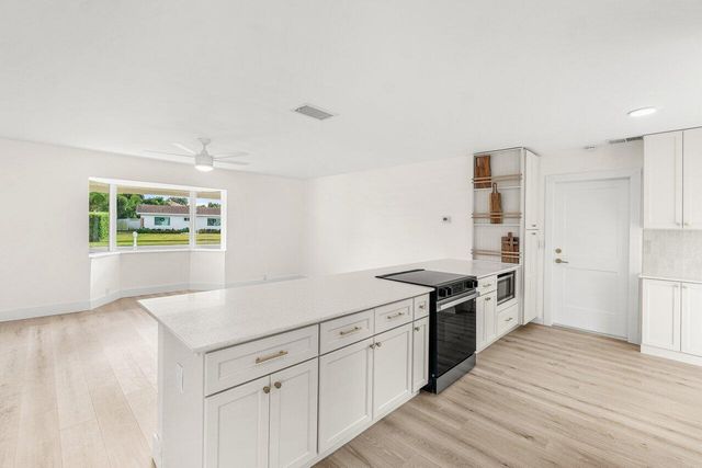 2433 Palm Road, West Palm Beach, FL 33406