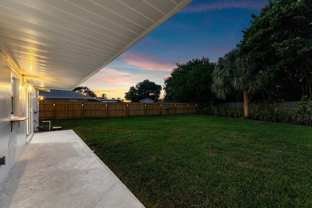 2433 Palm Road, West Palm Beach, FL 33406